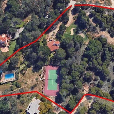 Nyaraló In With Pool And Golf