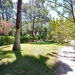 Дом отдыха In With Pool And Golf *