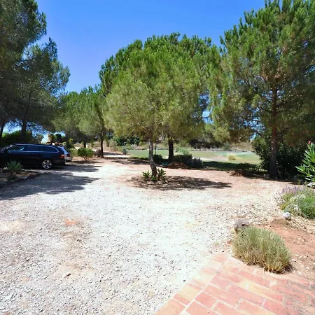 Comfortable And Spacious, 4 Bedroom Traditional Holiday home *