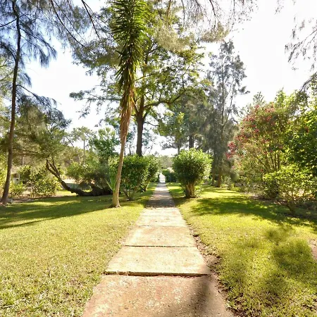 Comfortable And Spacious, 4 Bedroom Traditional *