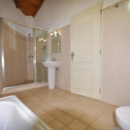 Comfortable And Spacious, 4 Bedroom Traditional *