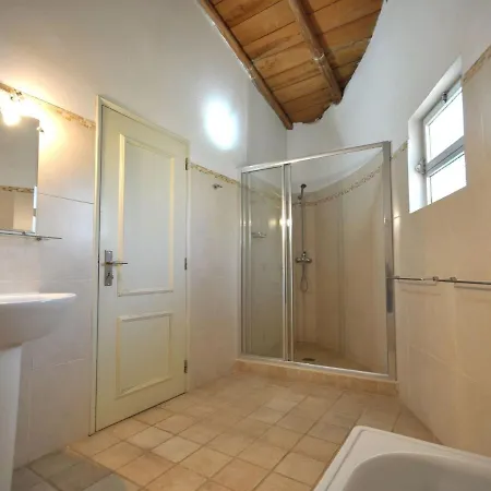 Comfortable&spacious, 4 Bedroom Traditional *