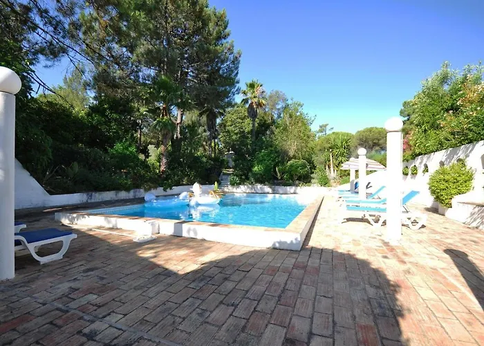 Prázdninový dům In With Pool And Golf Almancil