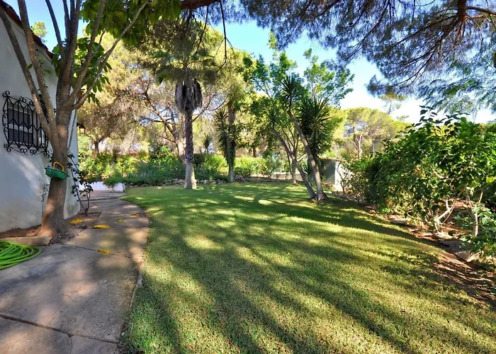 In With Pool And Golf *